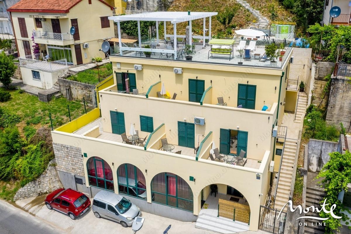 APART-HOTEL 100 METARA OD MORA U MELINI, HERCEG NOVI