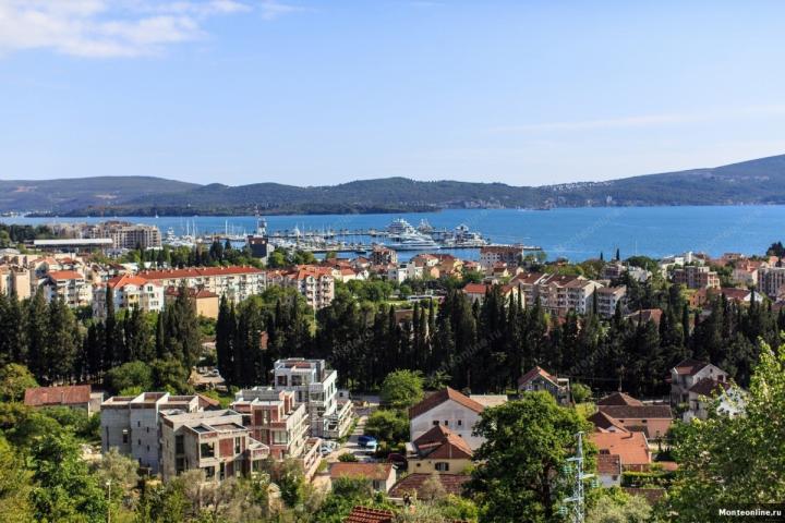 Namještena vila sa 3 spavaće sobe i bazenom u Tivtu