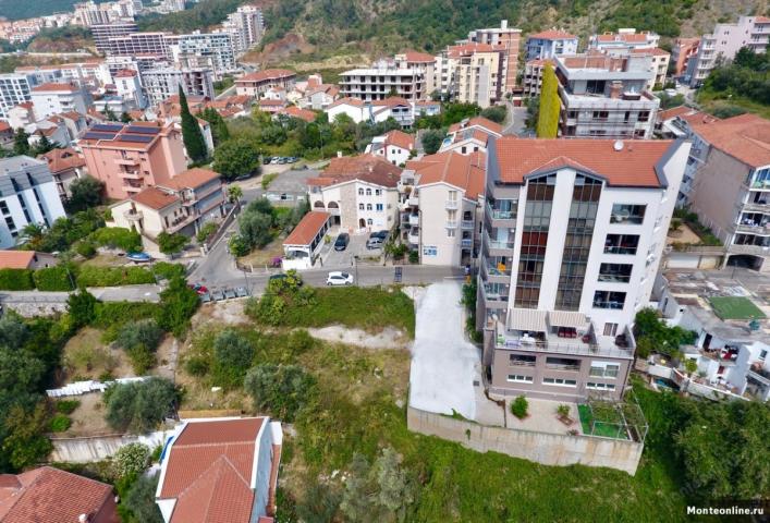 Parcela sa projektom za kuću od 4 kata sa panoramskim pogledom u Bečićima