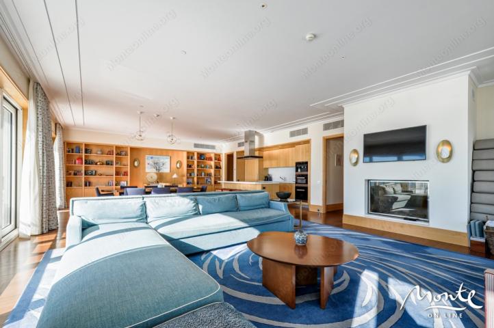 Ekskluzivni penthouse sa sopstvenim bazenom i saunom u Aqua, Porto Montenegro