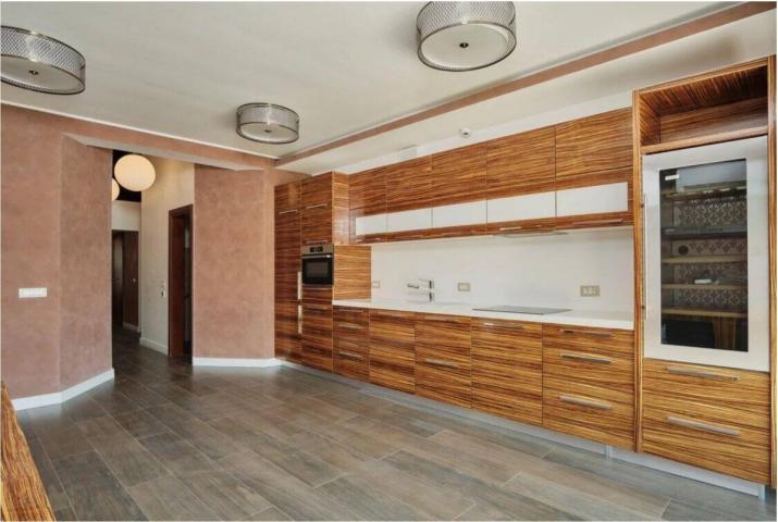 Penthouse na tri nivoa na 1. liniji mora u Rafailovichi