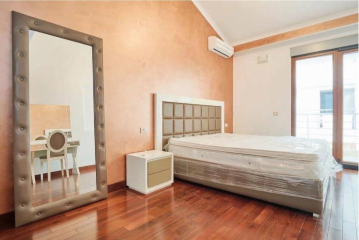 Penthouse na tri nivoa na 1. liniji mora u Rafailovichi