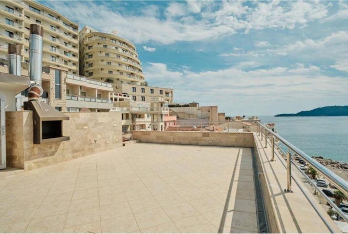 Penthouse na tri nivoa na 1. liniji mora u Rafailovichi