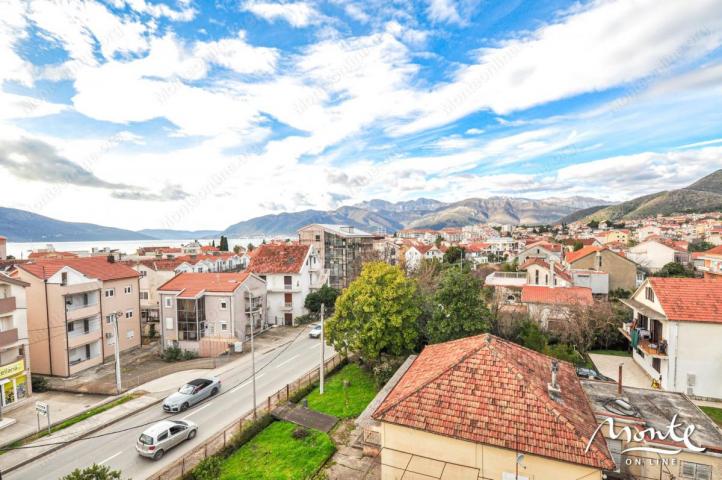 NOV TROSOBAN STAN NA PAR MINUTA OD PLAŽE, TIVAT