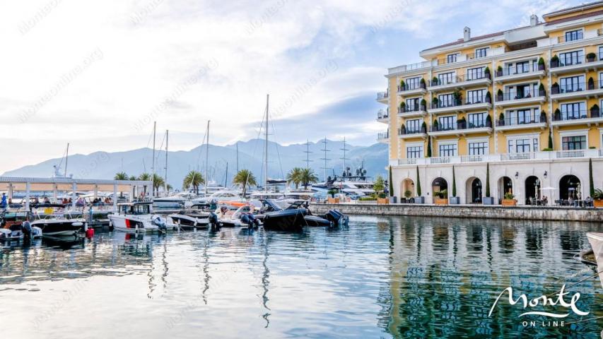 STAN SA 2 SPAVAĆE SOBE I PREKRASNIM POGLEDOM U BAJI, PORTO-MONTENEGRO