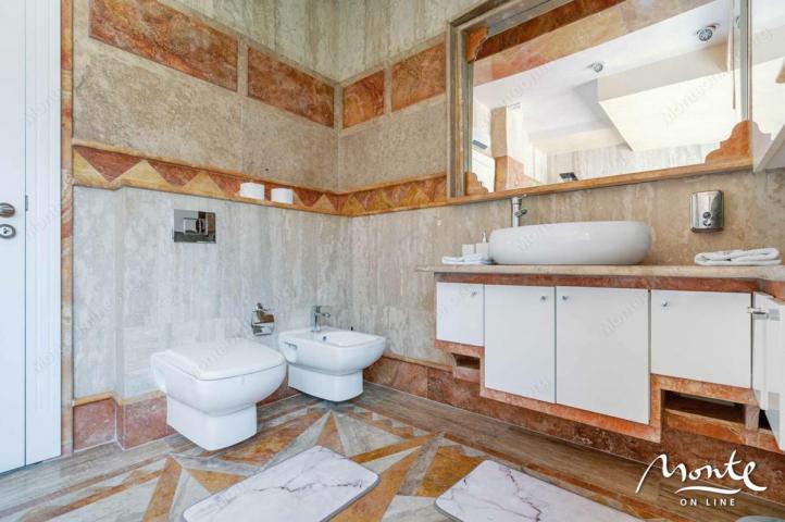 Luksuzan apartman Roof Top Villa sa panoramskim pogledom u Budvi