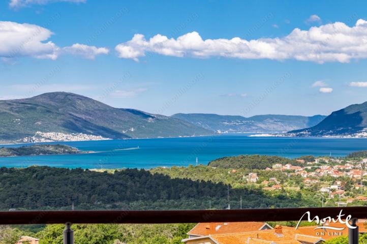 Apartmani u novom kompleksu sa bazenom sa pogledom na more u Kavcu, Tivat