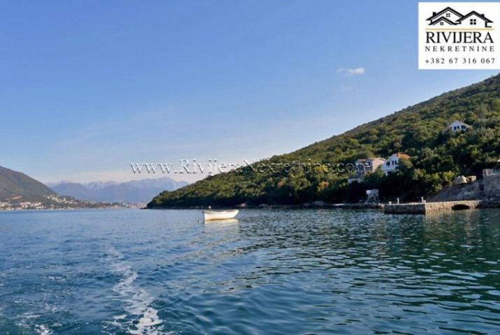 Urbanized plots for sale near sea in Rose peninsula Lustica