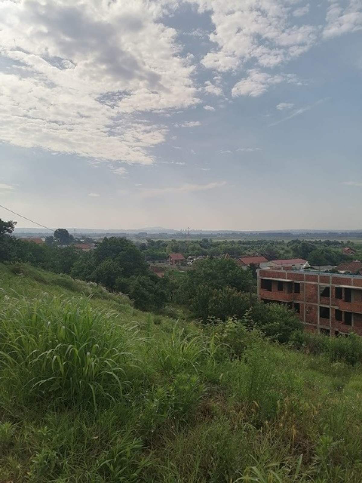 Odličan plac, Ledine, u blizini glavnog puta