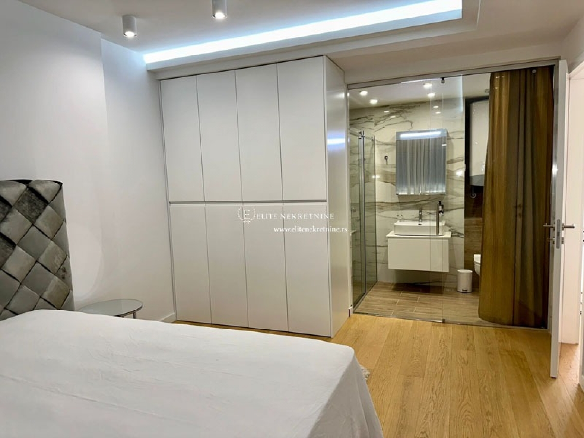 Izdavanje-Penthouse Vracar, terasa 85m2, 2 garazna mesta