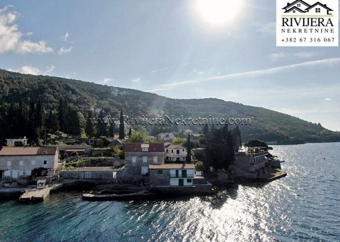 Urbanized plots for sale near sea in Rose peninsula Lustica