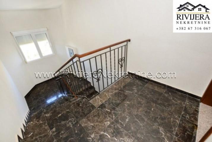 Sale of a two-bedroom apartment with swimming pool Krimovica Kotor