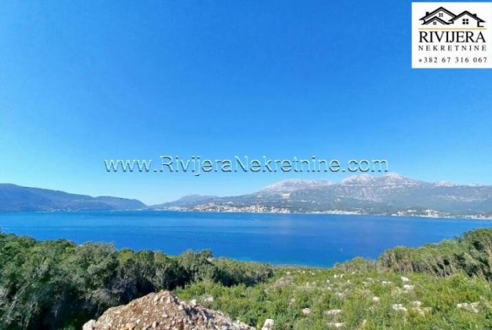 Urbanized plots for sale near sea in Rose peninsula Lustica