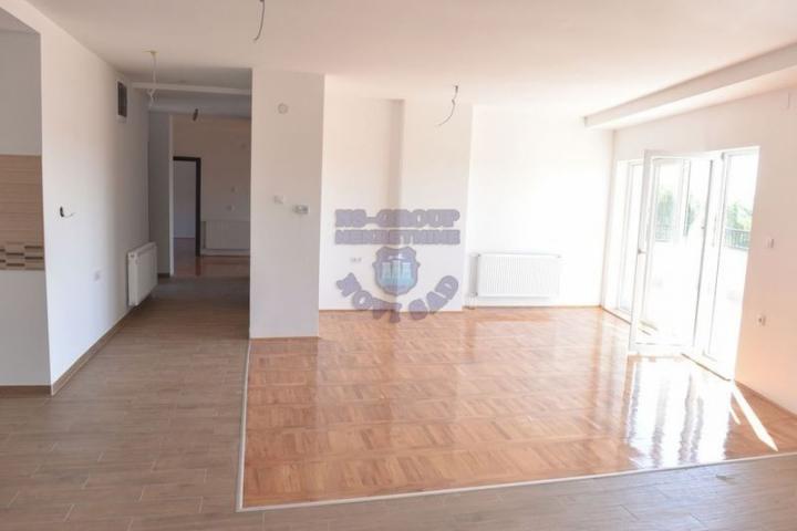 Sremska Kamenica-170m2 Cetvoroiposoban stan 