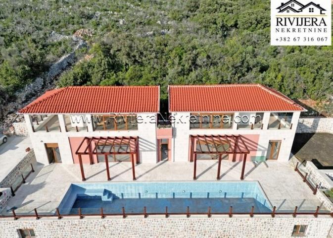 Newly built house with sea view in Lustica