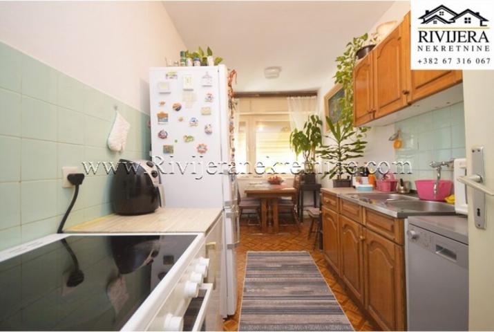 Two-bedroom apartment in the center of Tivat