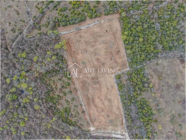 Bale, Agricultural land surrounded by dry stone walls, 11,470 m2