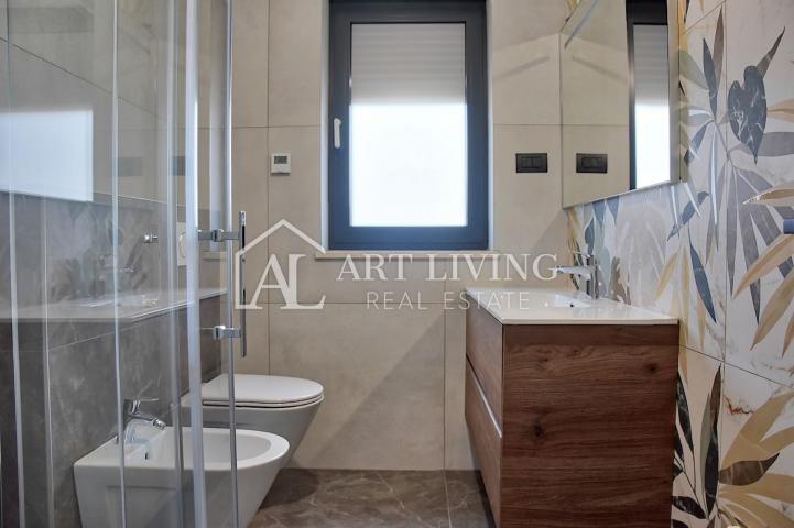 Poreč, Luksuzan penthouse u novogradnji 500 m od mora