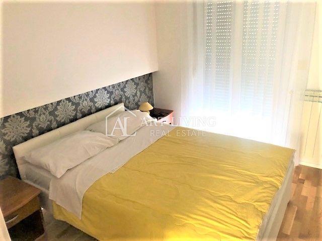 Umag - okolica, apartmanska vila s bazenom na TOP lokaciji  200 m od mora