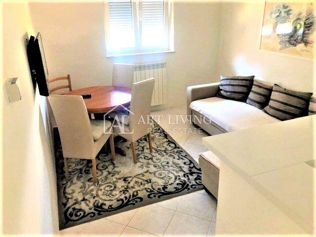 Umag - okolica, apartmanska vila s bazenom na TOP lokaciji  200 m od mora