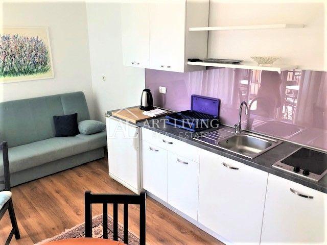 Umag - okolica, apartmanska vila s bazenom na TOP lokaciji  200 m od mora