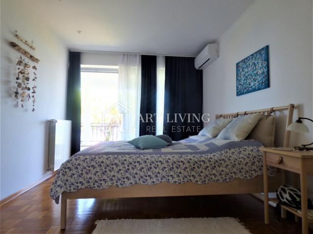 Umag-surroundings, beautiful house with sea view, 3rd row from the beach