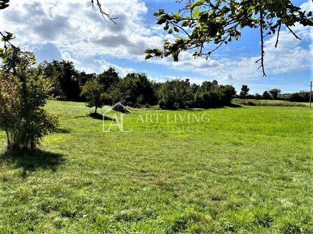 Grožnjan-surroundings, attractive building plot 7000 m2