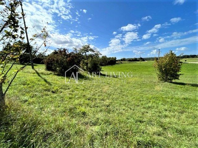 Grožnjan-surroundings, attractive building plot 7000 m2