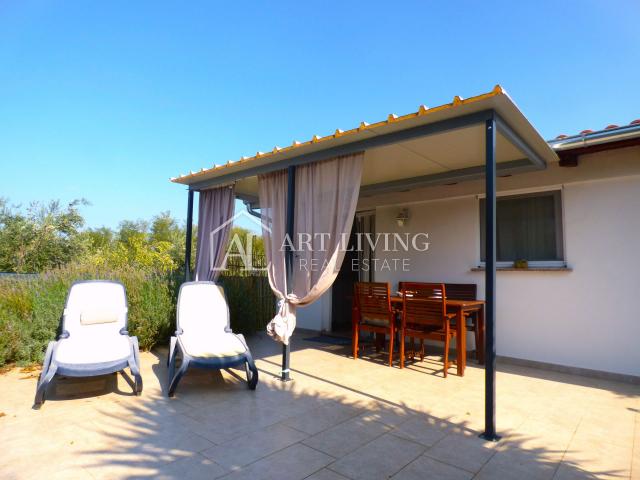 Umag-surroundings, High-rise house with a spacious garden of 2,150 m2