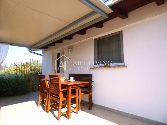 Umag-surroundings, High-rise house with a spacious garden of 2,150 m2