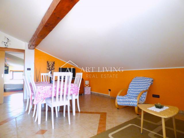 Umag-surroundings, High-rise house with a spacious garden of 2,150 m2