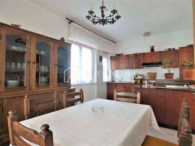 Umag, Apartment 151 m2 on the 1st floor of a house 500 m from the sea