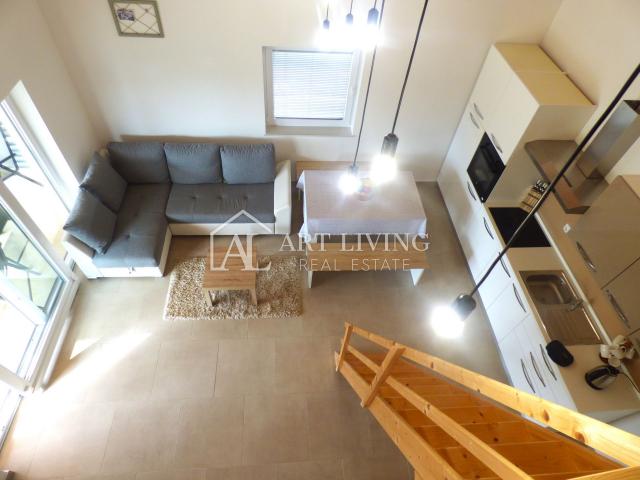 Umag-surroundings, independent high-rise apartment with a beautiful interior