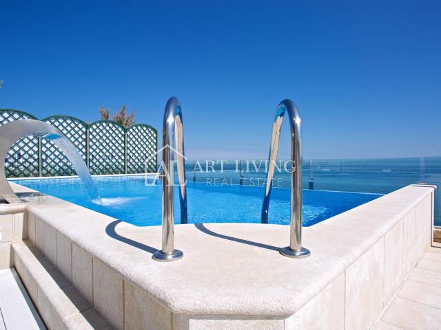 Umag-surroundings, luxury villa with pool and private beach