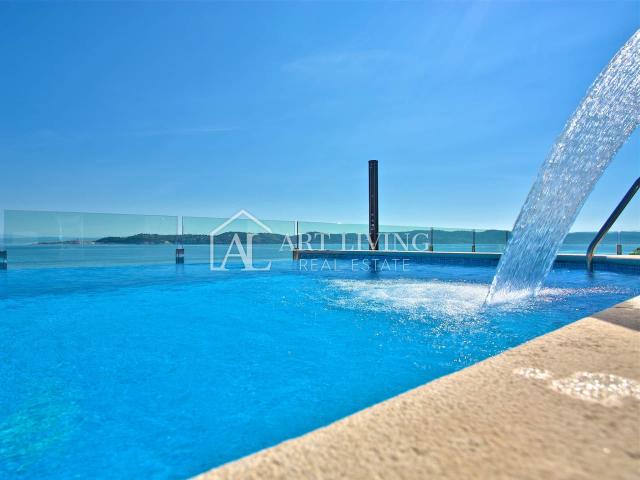 Umag-surroundings, luxury villa with pool and private beach