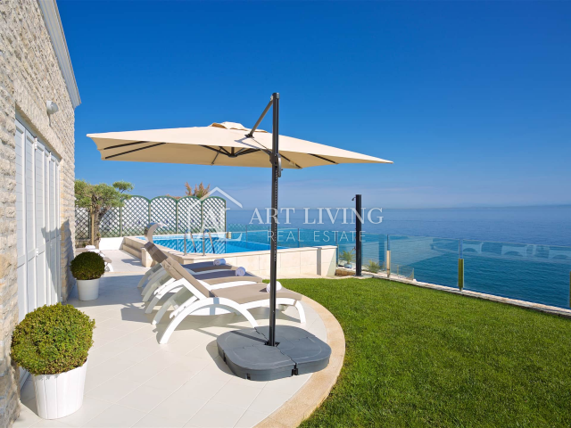 Umag-surroundings, luxury villa with pool and private beach