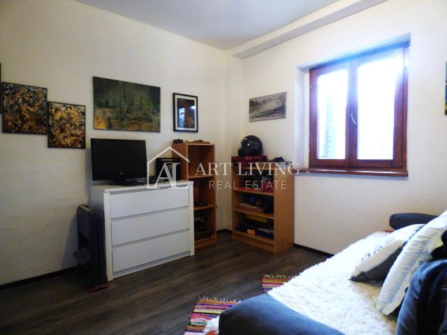 Umag-surroundings, three-room apartment with garden, 600 m from the sea