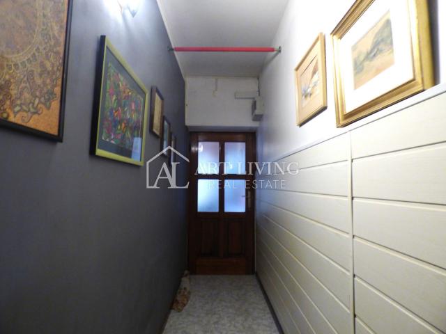 Umag-surroundings, three-room apartment with garden, 600 m from the sea