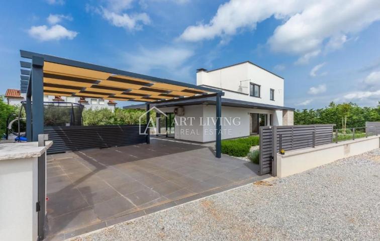 Poreč, surroundings - modern attractive villa with pool surrounded by nature