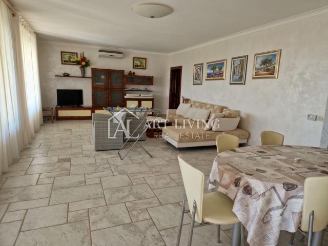 Umag, Detached house in a TOP location 50 m from the sea