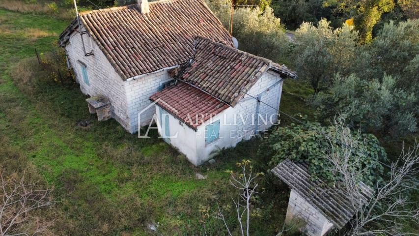 Umag, Umgebung - GELEGENHEIT!! Steinhaus zur Anpassung auf einem fantastischen Grundstück