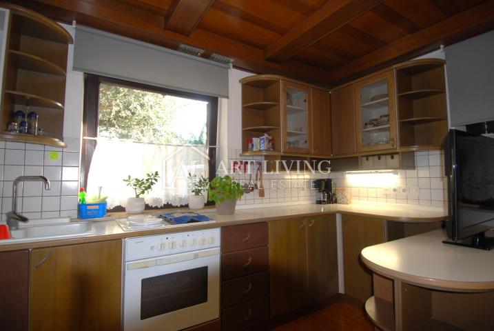 Umag, surroundings - charming house full of potential 150 meters from the sea