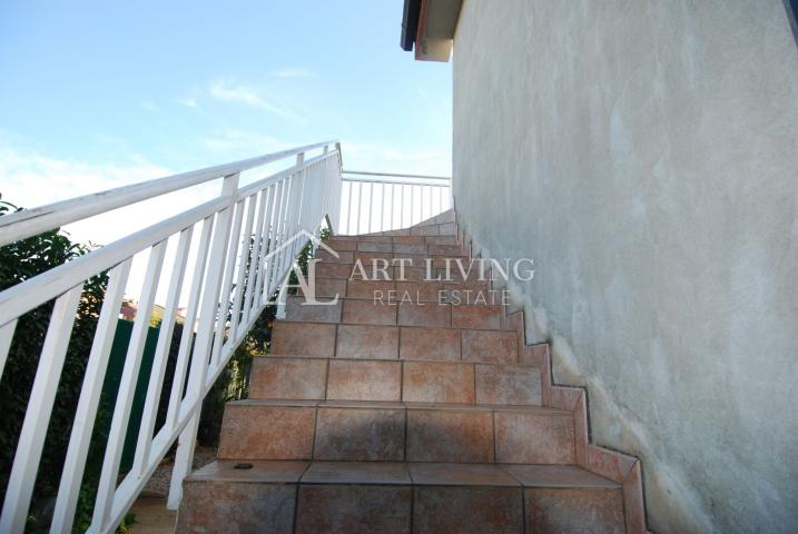 Umag, surroundings - charming house full of potential 150 meters from the sea