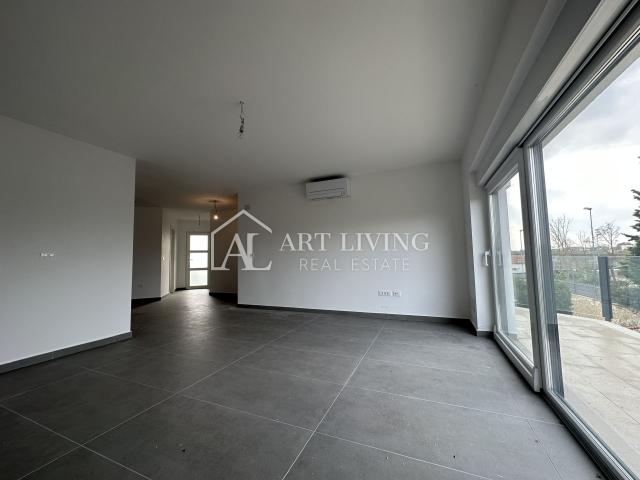 Umag - surroundings, modern apartment on the first floor with a sea view