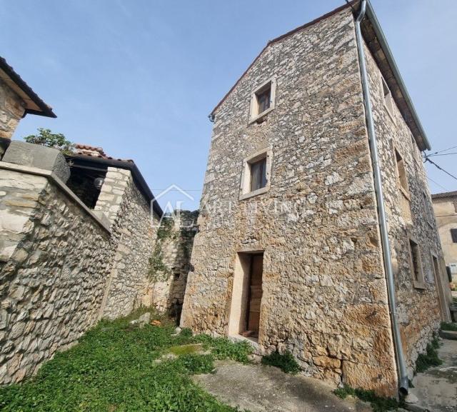 Istria, Novigrad, surroundings - autochthonous Istrian stone house for renovation