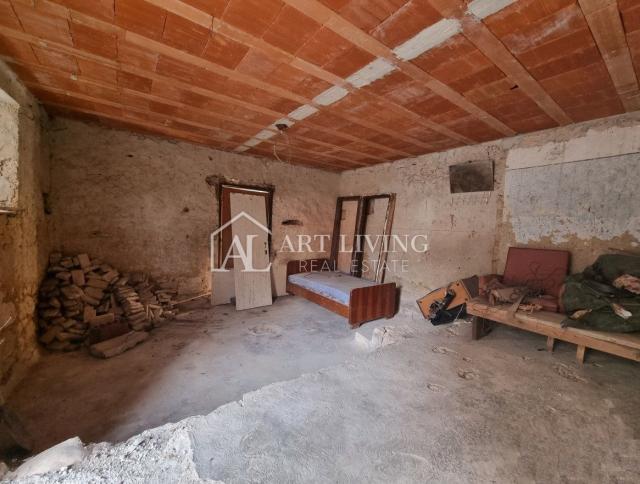 Istria, Novigrad, surroundings - autochthonous Istrian stone house for renovation