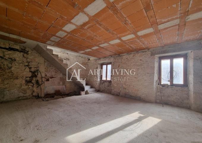 Istria, Novigrad, surroundings - autochthonous Istrian stone house for renovation