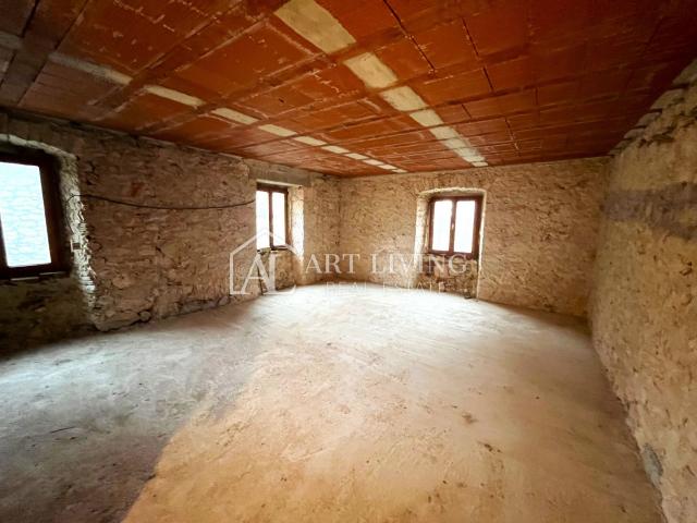 Istria, Novigrad, surroundings - autochthonous Istrian stone house for renovation