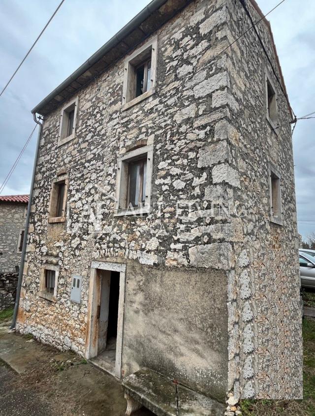 Istria, Novigrad, surroundings - autochthonous Istrian stone house for renovation