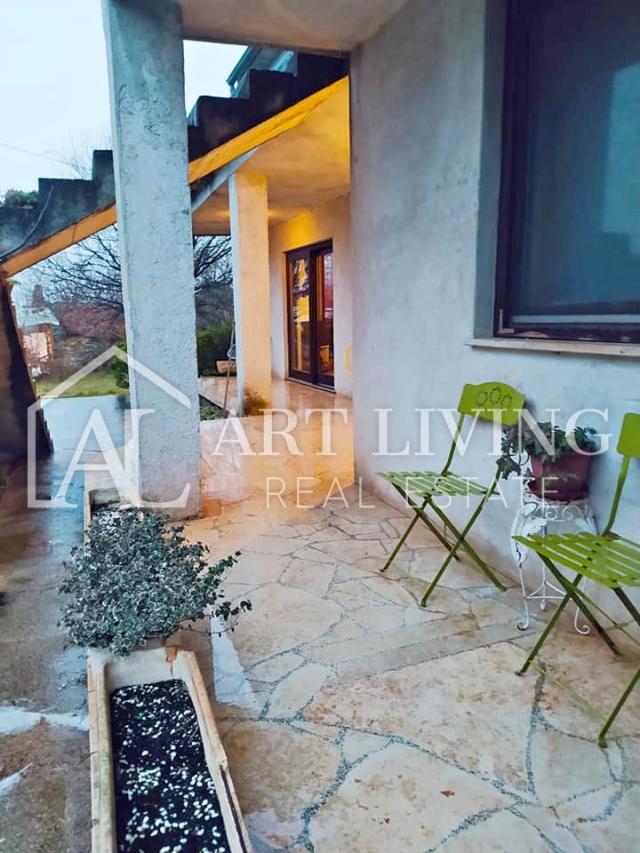 Istria, Umag, surroundings - detached house full of potential in the surroundings of Umag